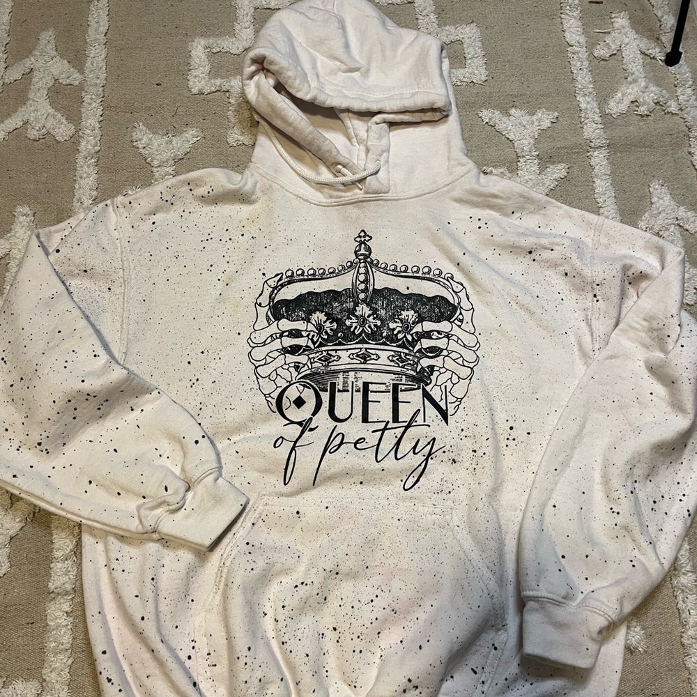 Queen of Petty Crewneck